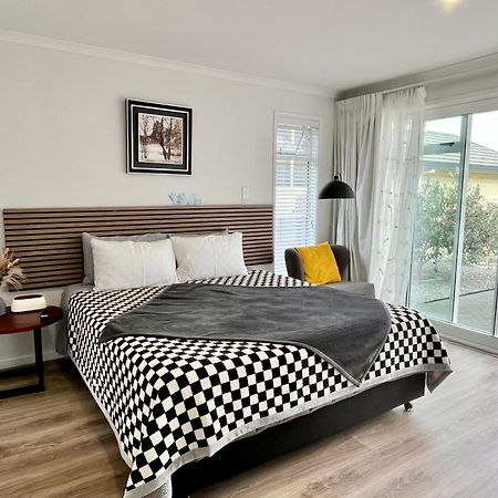 Lakeside Cozy Studio Таупо Экстерьер фото