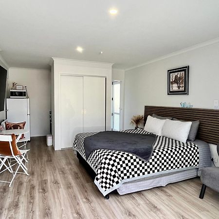 Lakeside Cozy Studio Таупо Экстерьер фото