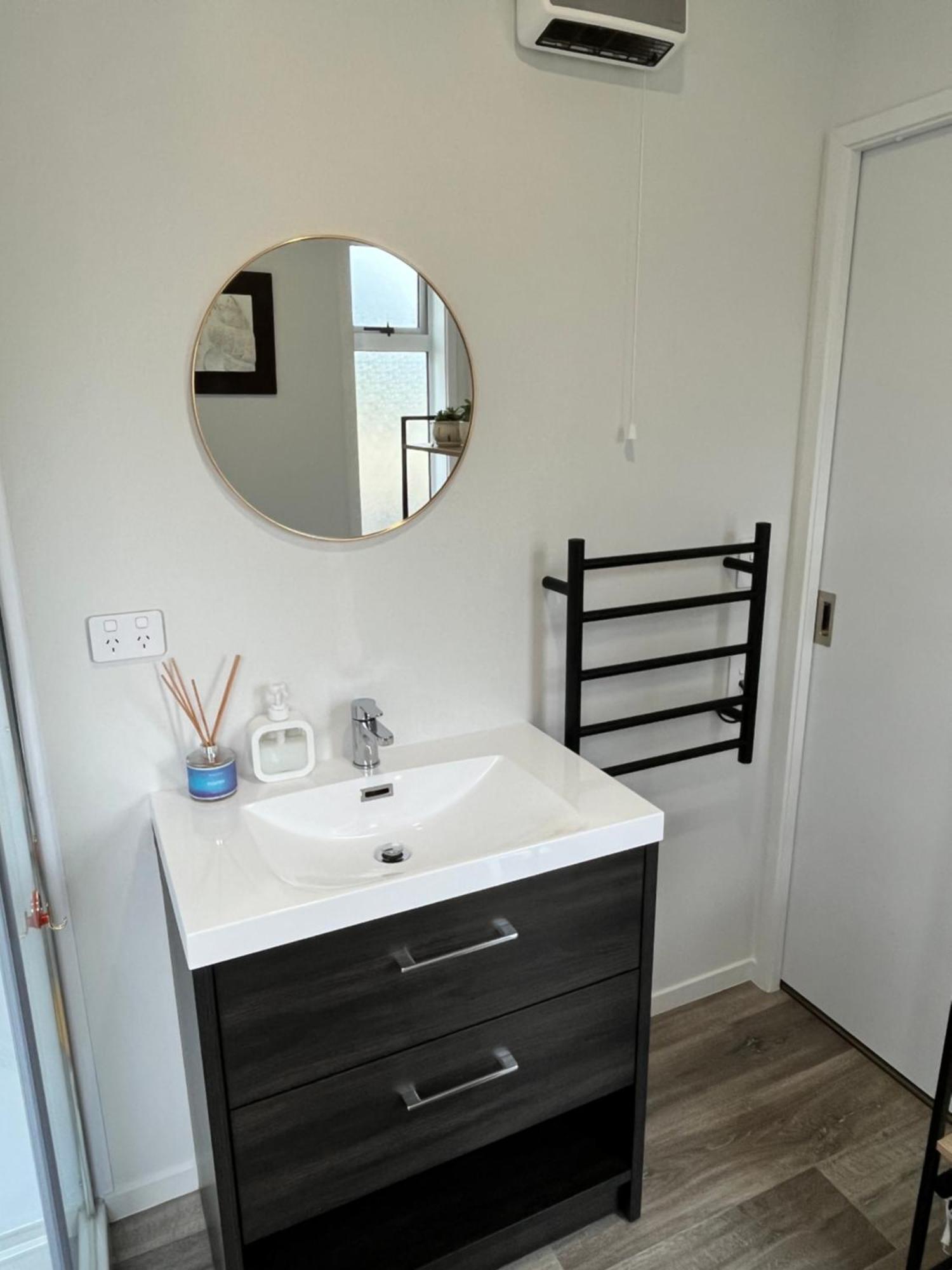 Lakeside Cozy Studio Таупо Экстерьер фото