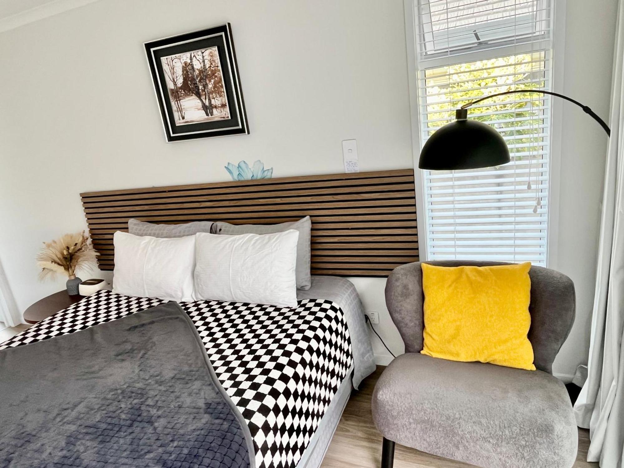 Lakeside Cozy Studio Таупо Экстерьер фото
